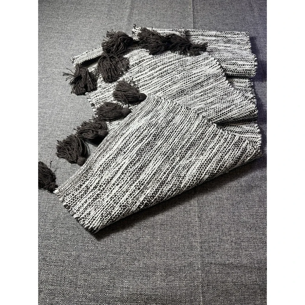 The HOME talk Designer Tablerunner‎  Brown/beige With Tassels 14